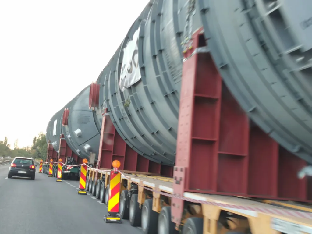 Transporturi agabaritice programate duminică și luni pe mai multe şosele din țară