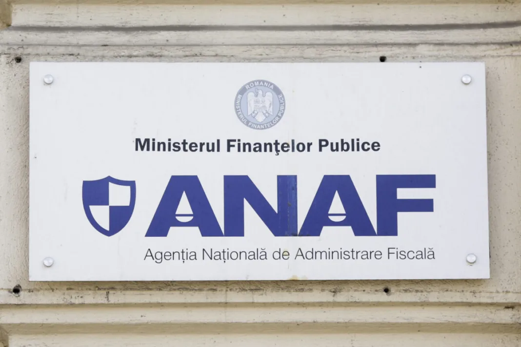 Angajaţi ANAF, acuzaţi că luau mită de la firme care fraudau bugetul de stat