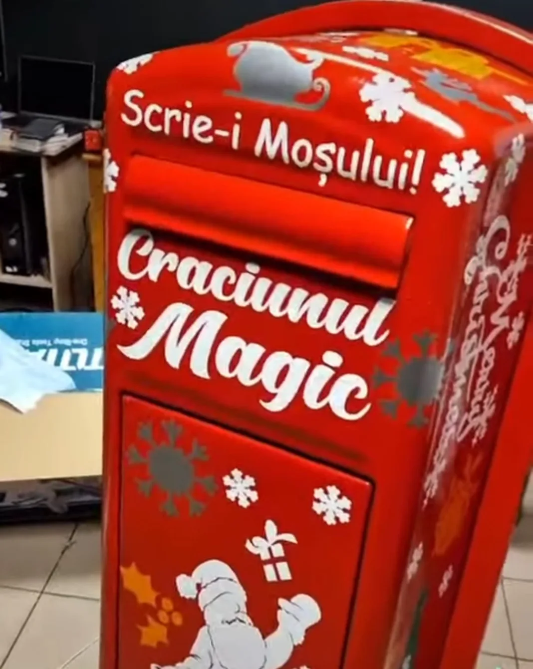 Motru: Cutia lui Moș Crăciun, instalată în centrul orașului pentru scrisorile copiilor