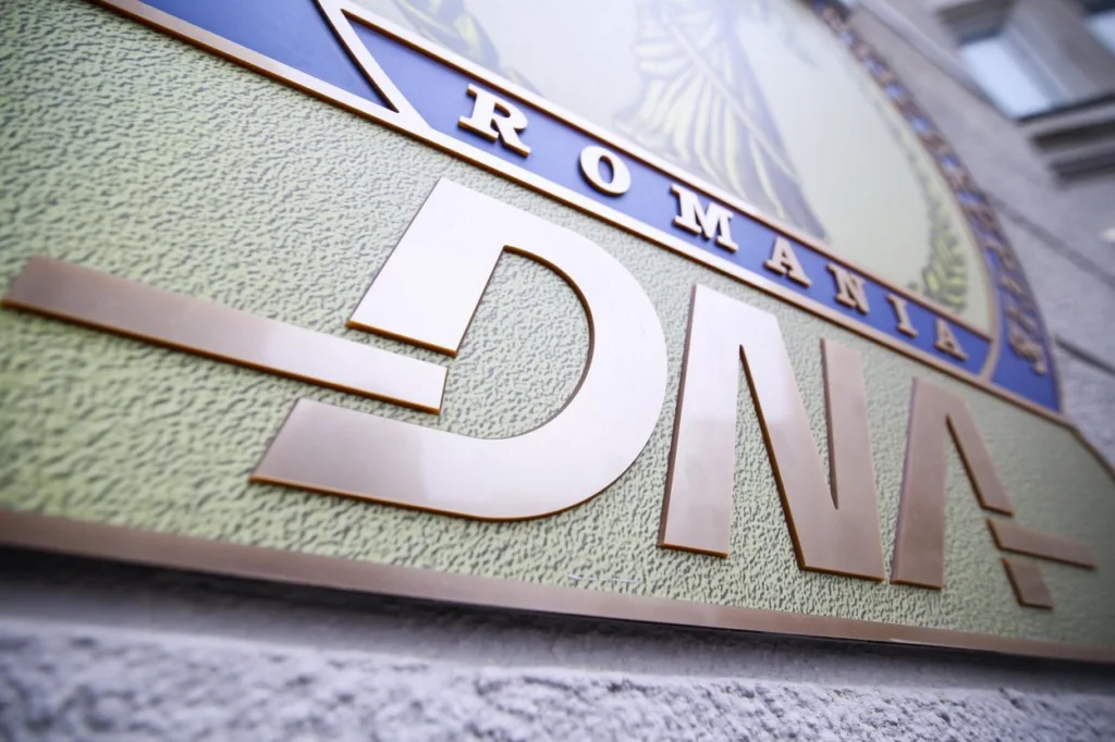 Directorul Autorităţii Rutiere Române, acuzat că a luat mită pentru a permite fraudarea examenelor
