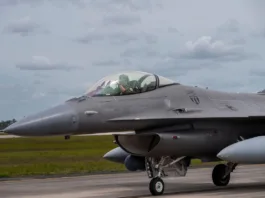 Primele avioane F-16 pentru antrenarea piloților ucraineni ajung în România 