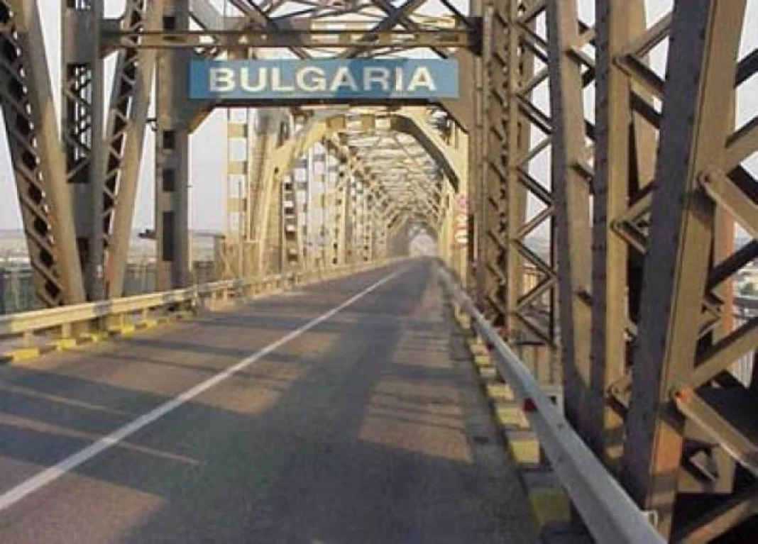 Circulaţia pe Podul Giurgiu-Ruse se desfăşoară pe o singură bandă, până pe 22 decembrie
