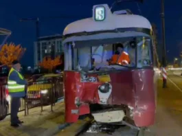 Doi răniţi după ce două tramvaie s-au ciocnit într-o staţie din Timişoara