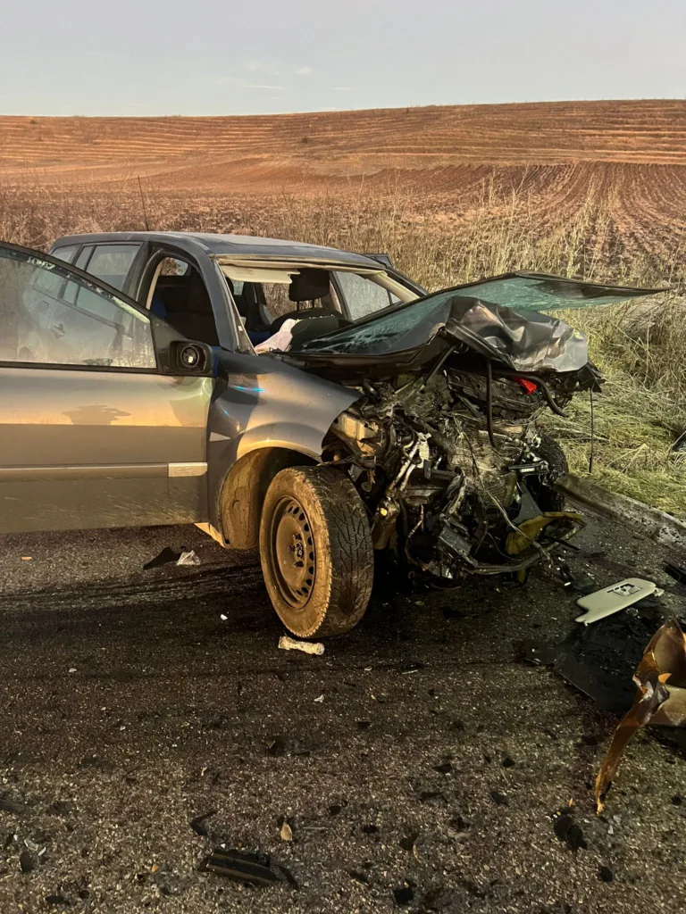 Mehedinți: Un mort și doi răniți după coliziunea dintre două autoturisme