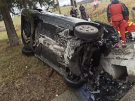 Un şofer a murit după ce a intrat pe contrasens şi s-a izbit de un cap de pod