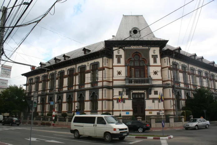 cntv Bătaie între elevi la Colegiul Național "Tudor Vladimirescu" din Târgu Jiu