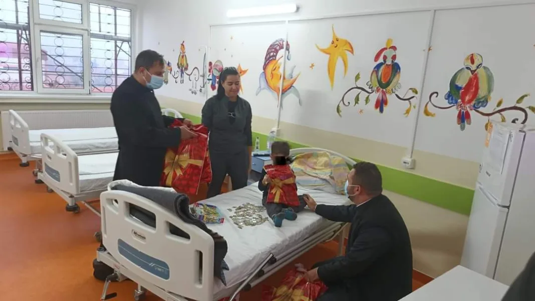 A sosit Moșul la Secția Pediatrie de la Spitalul Județean Târgu Jiu