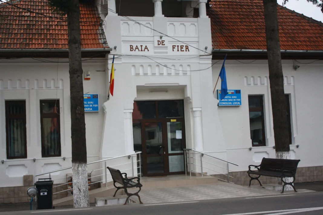În comuna Baia de Fier se derulează, prin intermediul primăriei, o investiție majoră în infrastructura de turism, în valoare de 5 milioane de euro