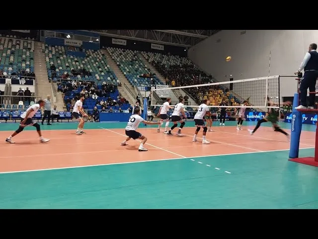 Volei (m) / SCMU Craiova a părăsit CEV Cup, Dan Pascu a fost mulțumit de experiența căpătată