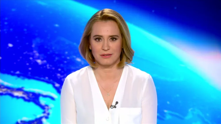 O nouă înșelătorie online folosește imaginea prezentatoarei Andreea Esca