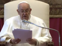 Papa Francisc cere interzicerea mamelor surogat