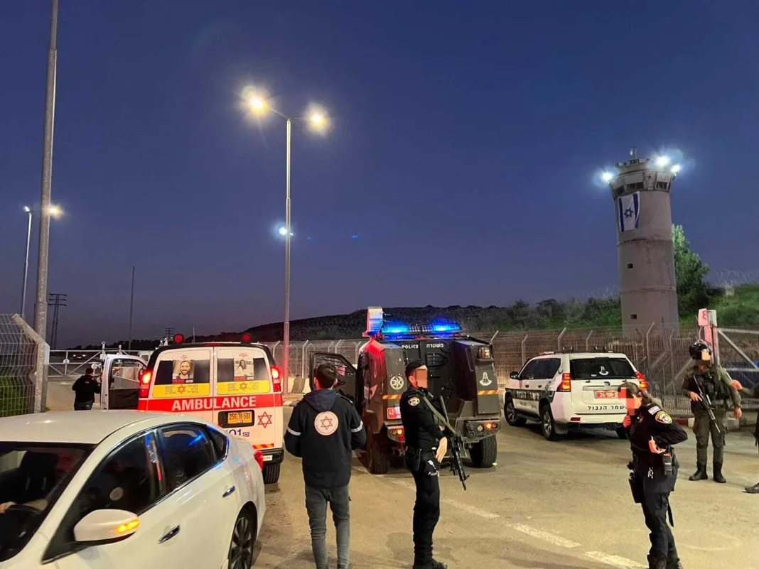 Poliția publică imagini ale camerei de supraveghere care arată presupusul atac cu mașina lovită la un punct de control din Ierusalimul de Est, aproape de orașul Biddu din Cisiordania