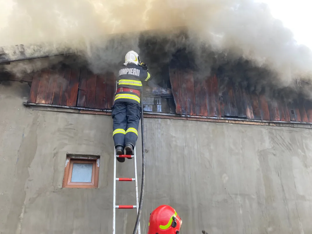 Incendiu la o locuință din Craiova