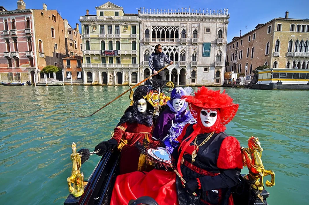 Carnavalul de la Veneția durează pânâ pe 13 februarie