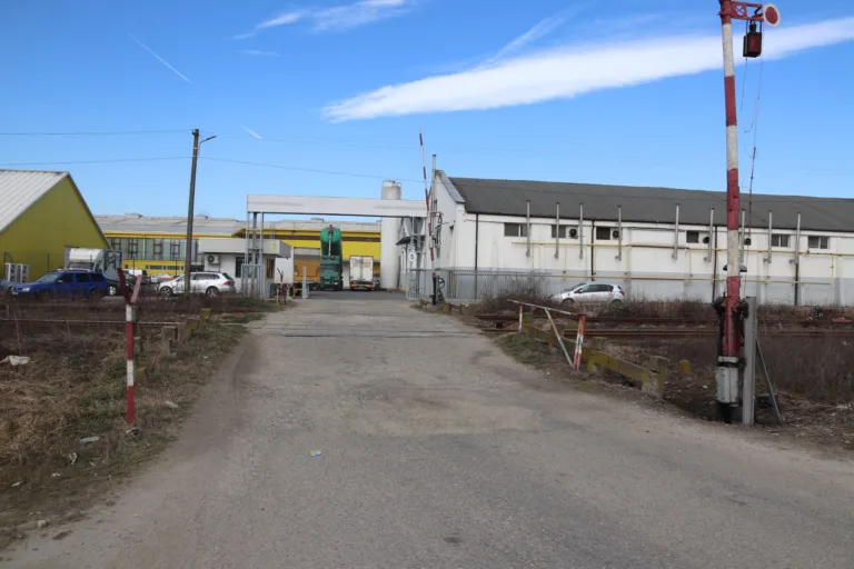 Râmnicu Vâlcea: Amenajare trecere la nivel linie CF cu dale elastice la strada Drumul Gării