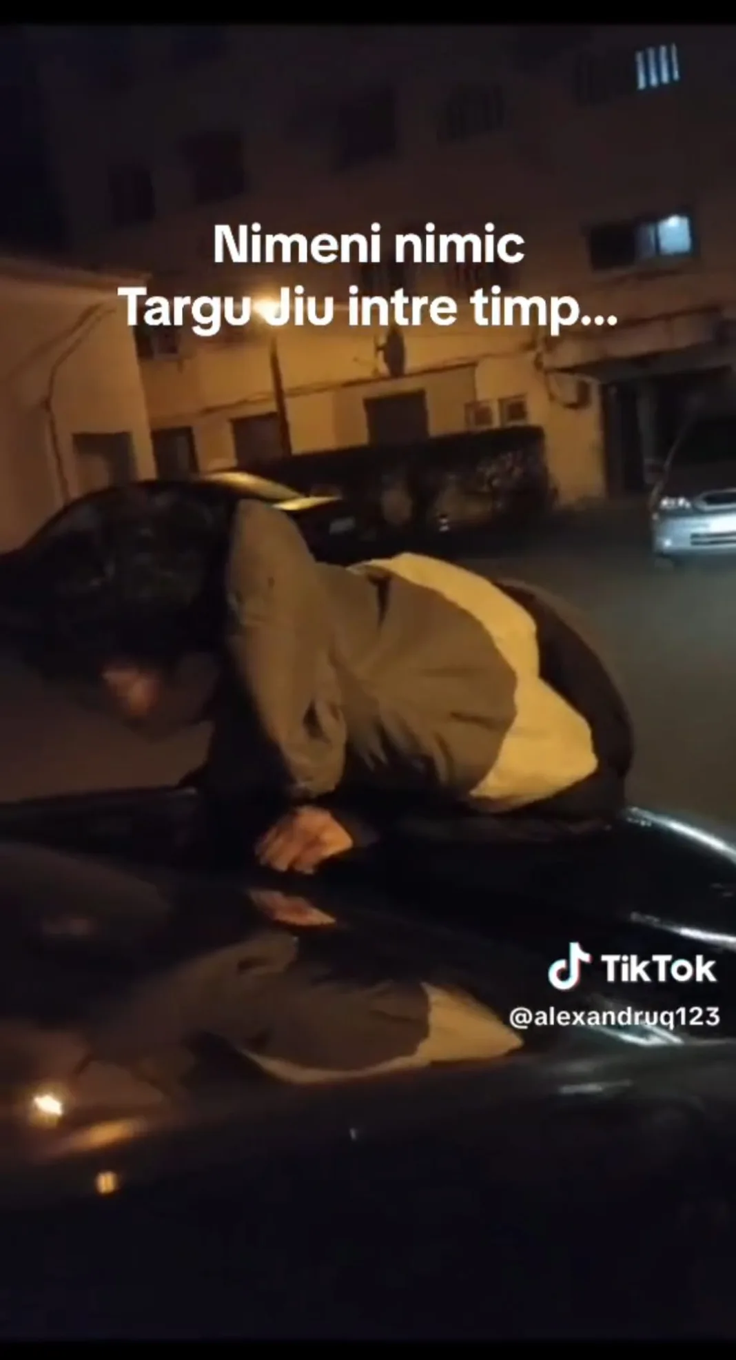 Măsuri dispuse de IPJ Gorj după ce un tânăr a fost plimbat pe capota unei mașini pe străzile din Târgu Jiu
