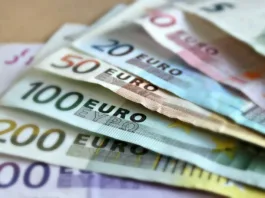 Decizie luată la nivelul UE: Plăţile cash peste 10.000 de euro vor fi interzise