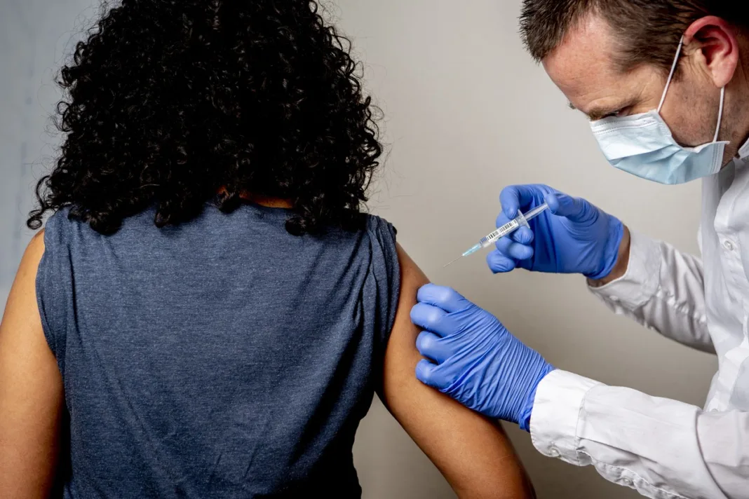 Ministrul Sănătății: Femeile se vaccinează tot mai mult împotriva HPV, virusul care poate duce la cancer de col