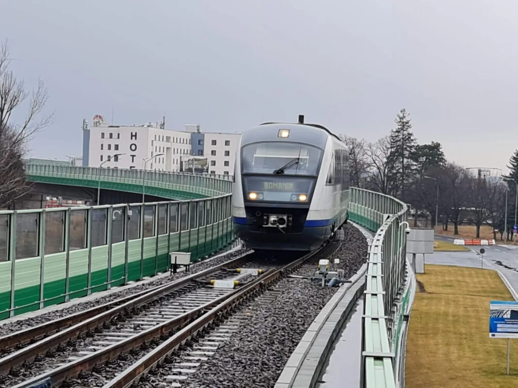 CFR: Pasagerii care folosesc trenurile Gara de Nord - Aeroport nu își mai pot cumpăra bilet de la controlorii din tren