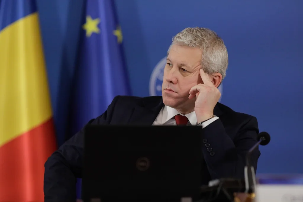 O petiţie pentru demiterea lui Cătălin Predoiu a strâns peste 12.000 de semnături