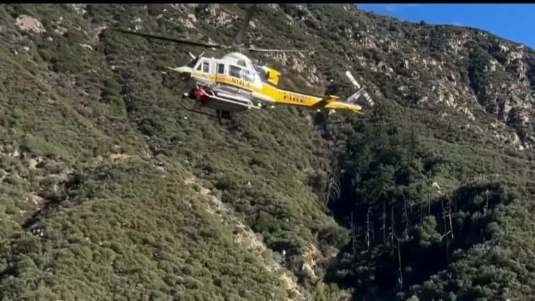 Femeia s-a prăbușit cu camioneta într-o prăpastie de-a lungul Mt. Baldy Road, la nord de Claremont și Upland