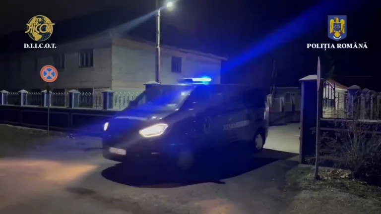 (VIDEO) Percheziții într-un dosar de trafic de droguri și psihoactive