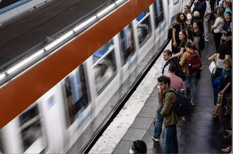 Dispozitive de traducere susţinute de inteligenţa artificială în transportul parizian în timpul Jocurilor Olimpice 2024