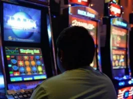 Bumbești-Jiu: Bărbat anchetat după ce a distrus un aparat de jocuri de noroc