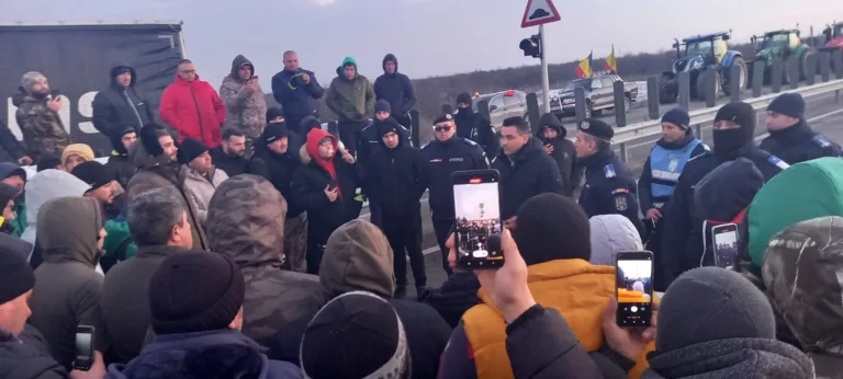 Prefectul județului Dolj, Dan Diaconu, a mers să discute cu fermierii care protestează la Calafat