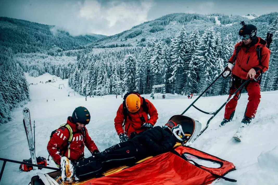 15 persoane, salvate de pe munte de către salvamontişti în ultimele 24 de ore