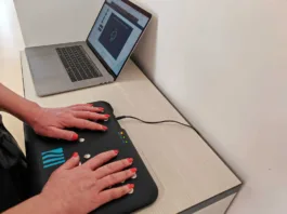 (VIDEO) Elevi testați prin scanarea mâinilor pentru identificarea abilităților privind cariera