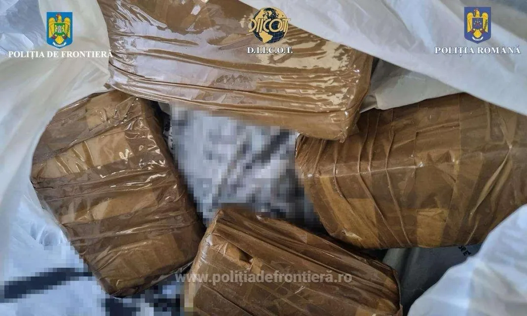 Aproape un kilogram de cocaină descoperit într-un autoturism la Giurgiu