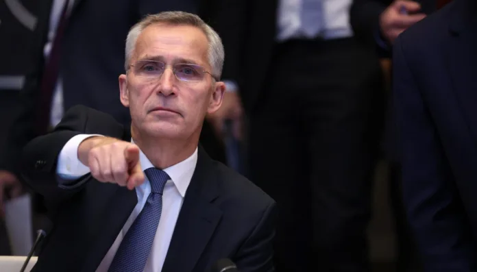 Stoltenberg: Comentariile lui Trump despre NATO „subminează securitatea Occidentului”