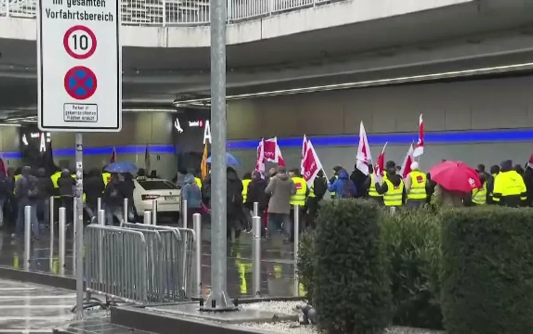 Angajații de la sol ai companiei aeriene Lufthansa au intrat în grevă. Haos în mai multe aeroporturi