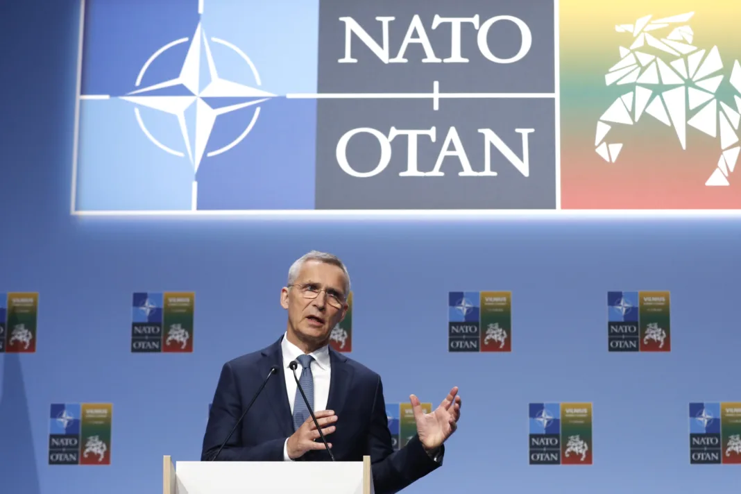 Jens Stoltenberg: „Nu există planuri privind dislocarea de militari NATO în Ucraina“