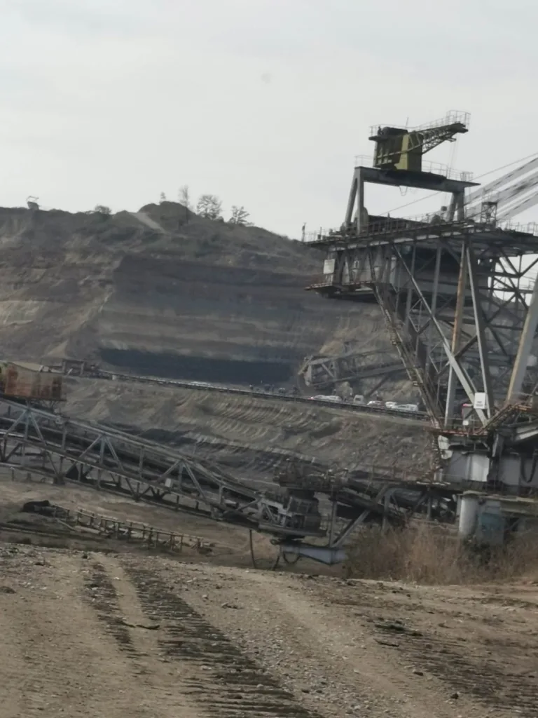 Guvernul aprobă extinderea celei mai mari cariere miniere din CEO