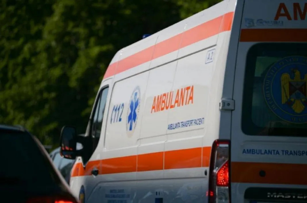 Bărbat rănit după ce a intrat cu mașina într-un parapet metalic la Roșiuța