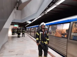 Un bărbat s-a sinucis, aruncându-se sub metrou