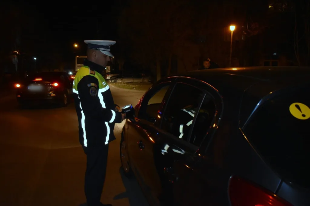 Șofer prins circulând cu 122 km/oră prin Craiova