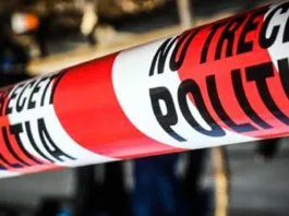 Bărbat găsit mort în apartament de poliţiştii chemaţi de vecini din cauza mirosului de cadavru