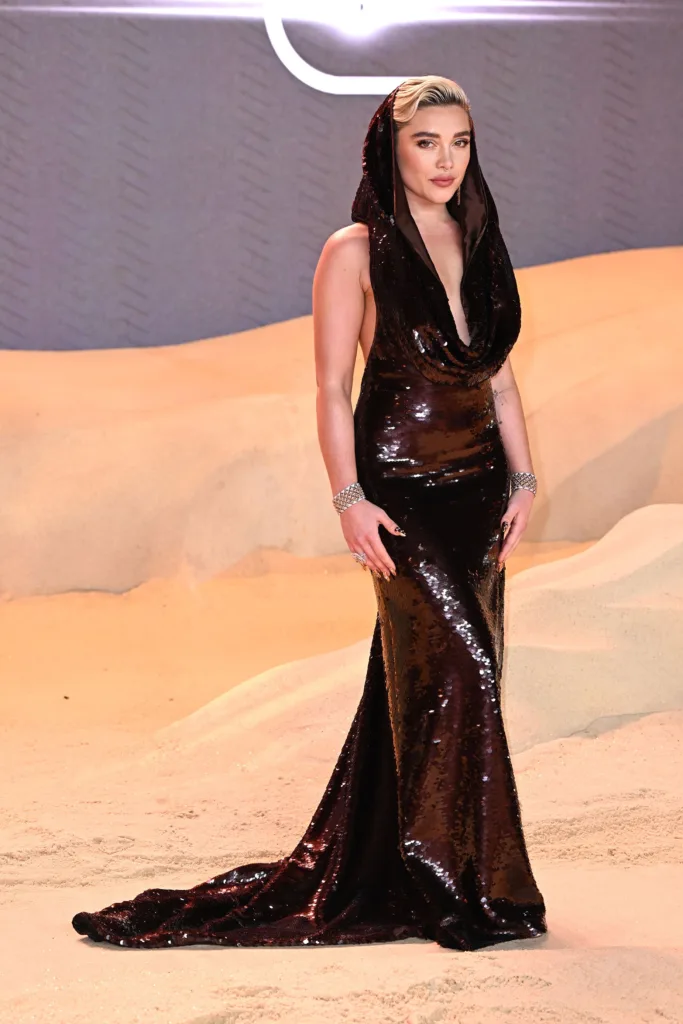 Florence Pugh la premiera „Dune: Part Two” la Londra pe 15 februarie, purtând o rochie Valentino cu glugă