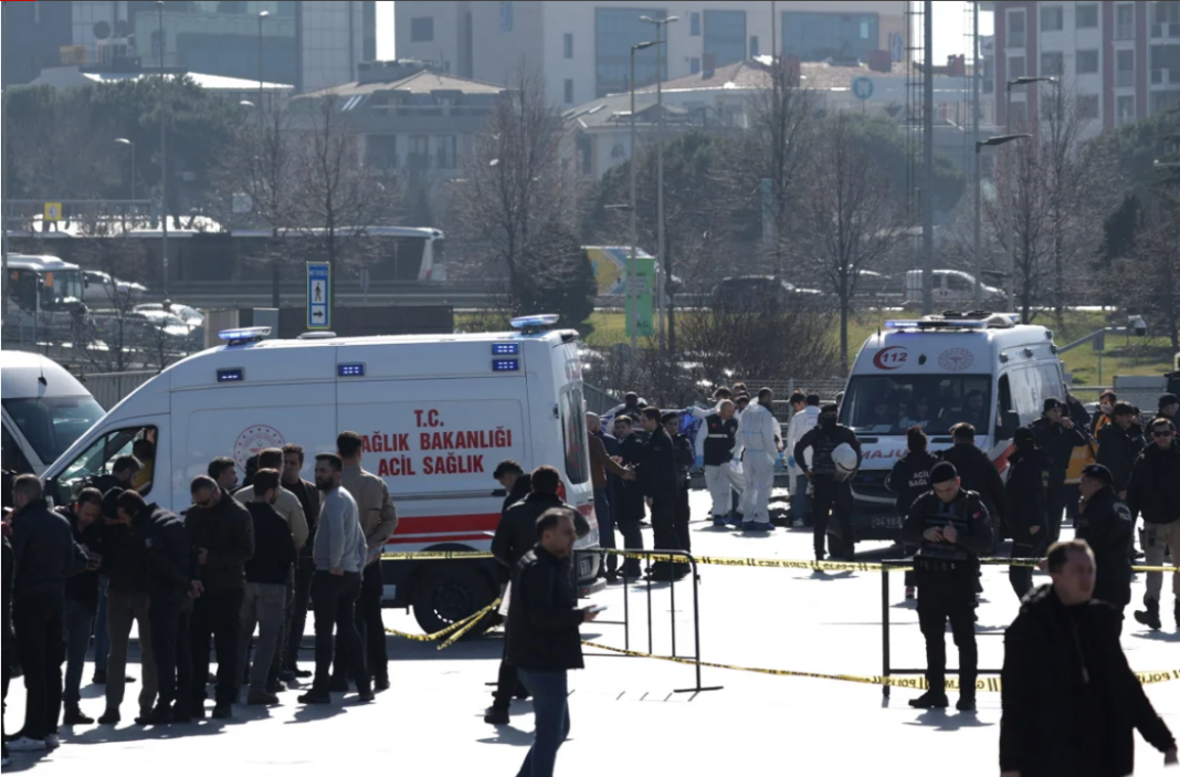 Ambii atacatori au fost uciși în timpul atacului, a declarat Ministerul de Interne al Turciei. (FOTO: Murad Sezer/Reuters)