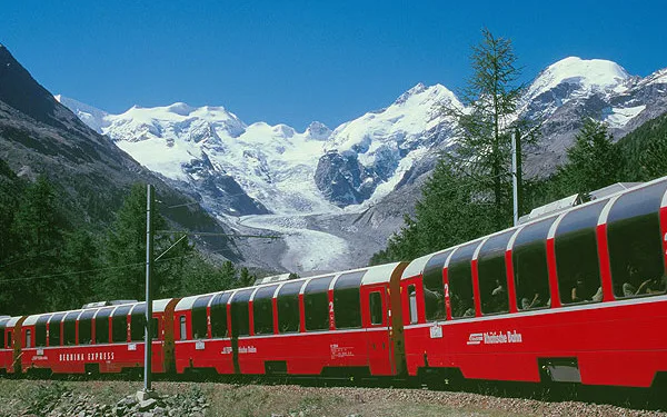 15 persoane, luate ostatice de un bărbat înarmat într-un tren din Elveţia