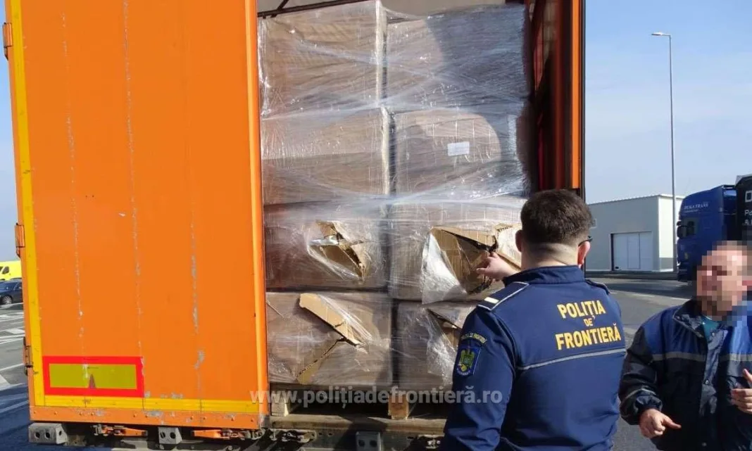 Peste 3.000 haine, încălțăminte, parfumuri și genți contrafăcute, descoperite la Calafat