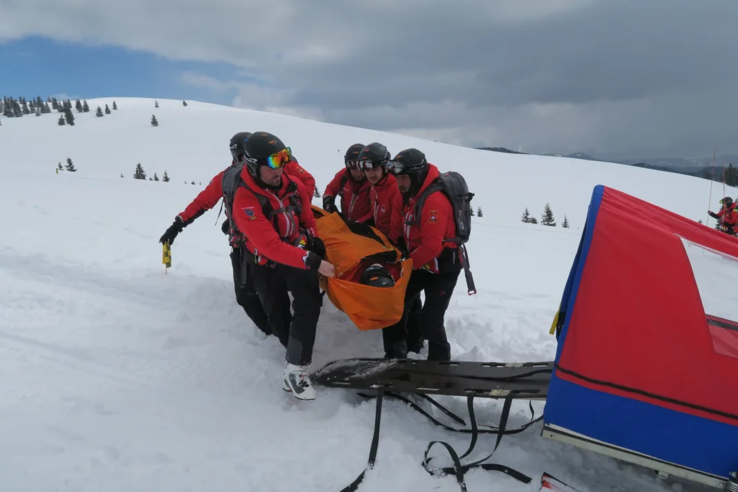 29 apeluri de urgență la care au răspuns salvatorii montani