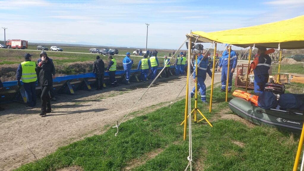 Dolj: Exercițiu de apărare împotriva inundațiilor la Rast