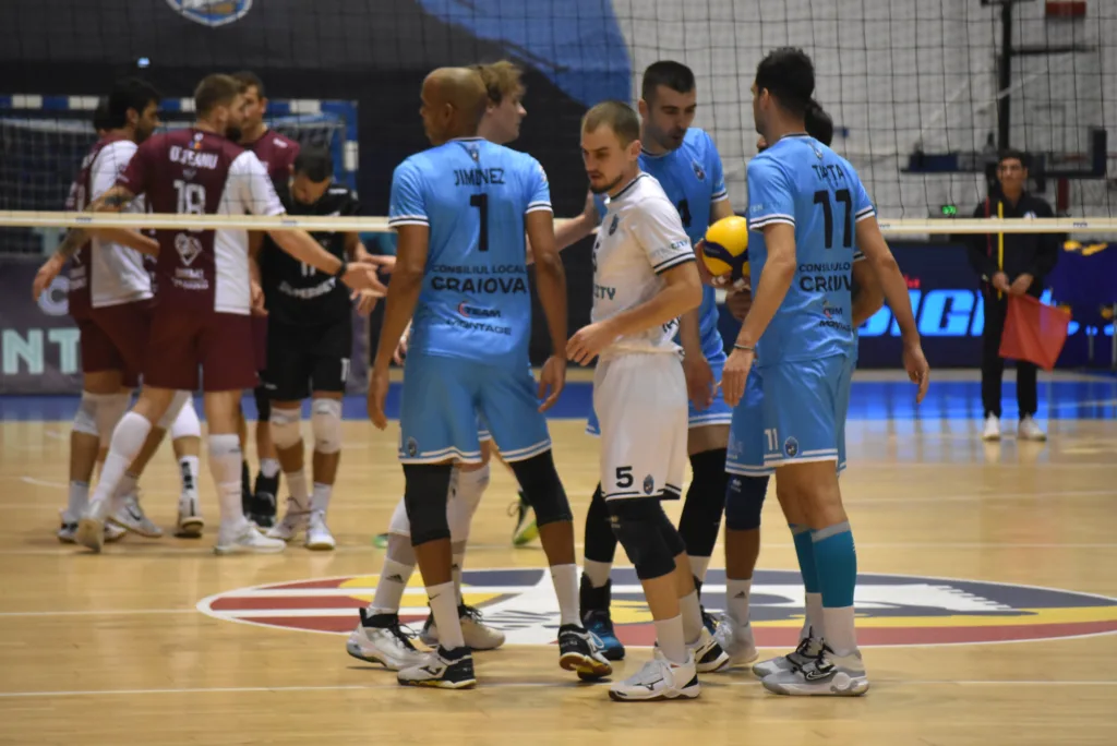Volei (m) / SCMU Craiova și Rapid luptă pentru puncte într-un derbi cu orgolii