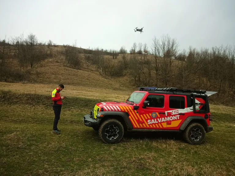 Salvamontiștii gorjeni participă la căutarea bătrânei care a dispărut la Stoina