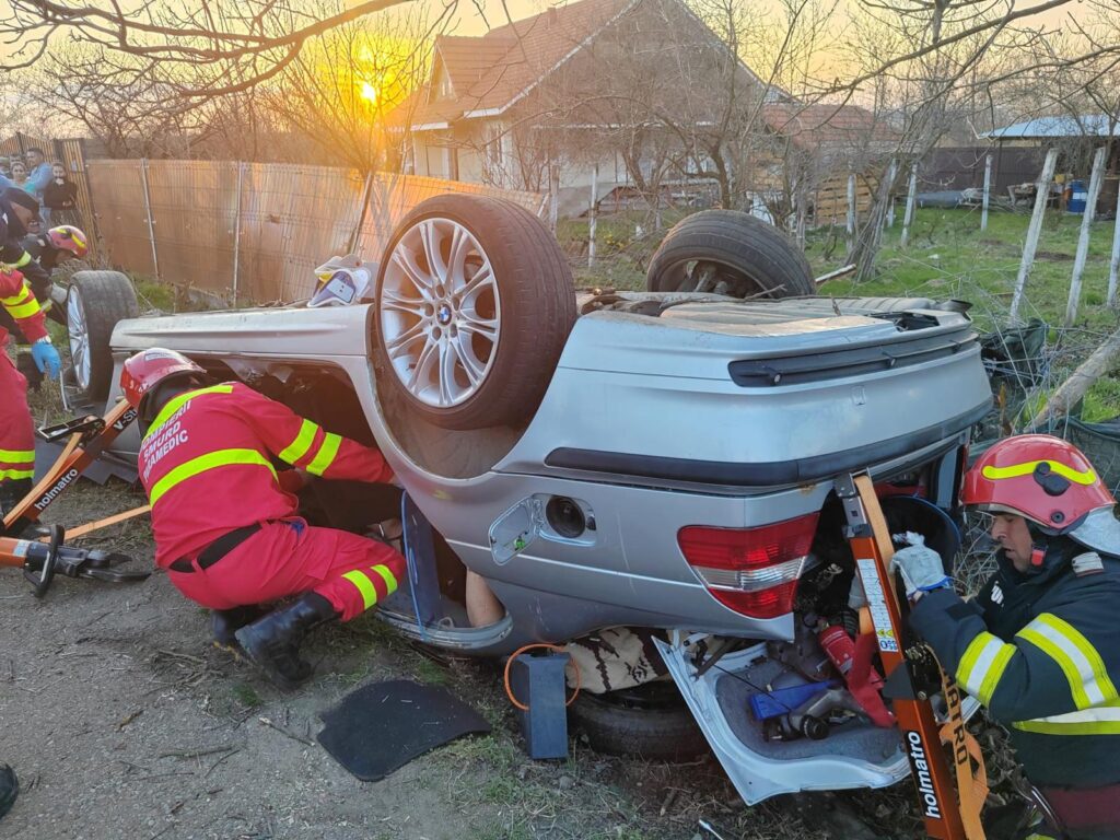 Accident grav cu două victime la Albeni