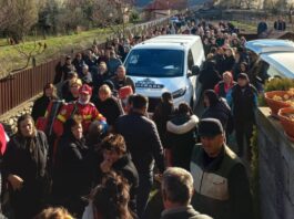 Studenta ucisă la Timișoara condusă pe ultimul drum în Padeș